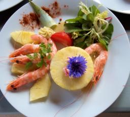 Mille-feuille d'ananas aux crevettes Jeff1 Mille-feuille d'ananas aux crevettes